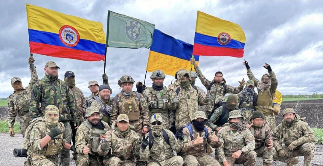 Voluntarios colombianos que integran las fuerzas ucranianas. La presencia de latinoamericanos en el conflicto está documentada, mientras que los presuntos vínculos con organizaciones criminales son objeto de denuncias y