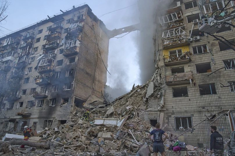 Kyiv bajo fuego: el ataque ruso deja 16 muertos y vuelve a encender la alarma en Europa