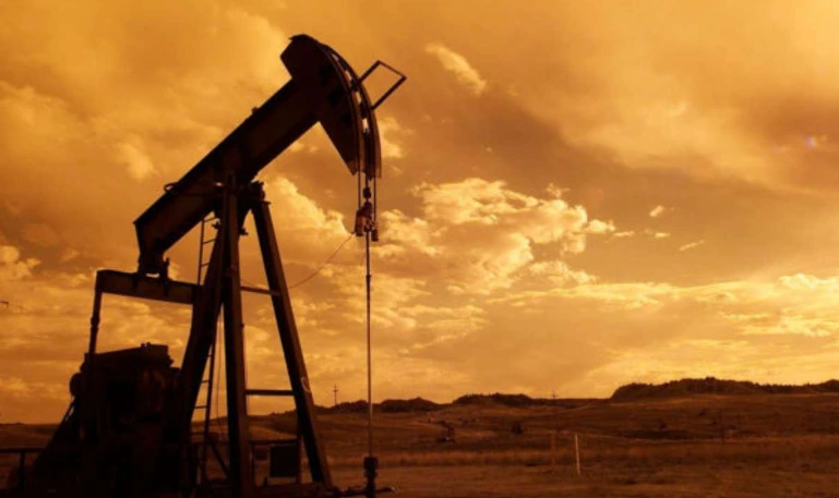 El petróleo supera los 107 dólares: por qué la tensión internacional puede llegar a la Argentina