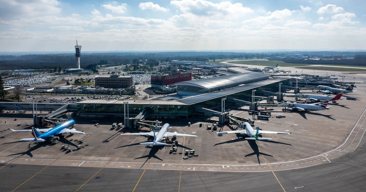 El Gobierno extendió la concesión de 35 aeropuertos y condicionó parte del acuerdo a nuevas inversiones