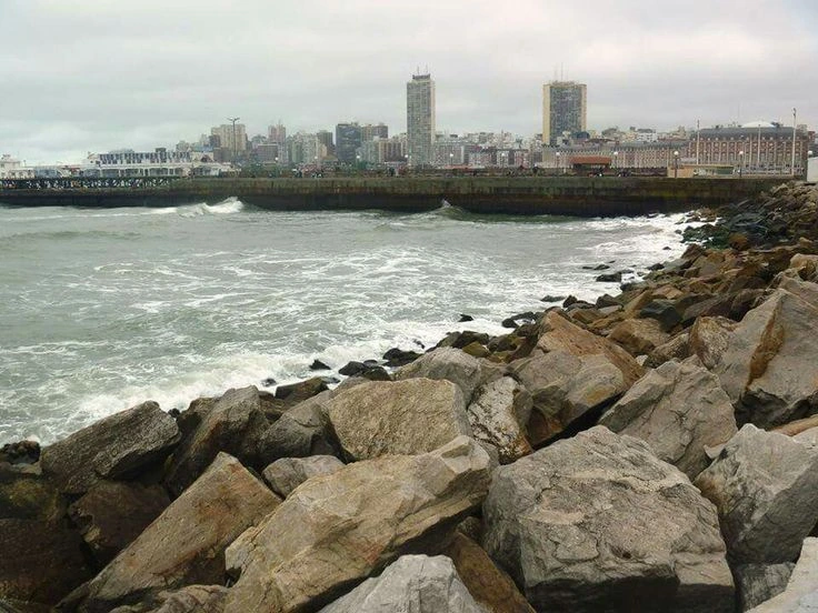 Clima en Mar del Plata Lunes frío, cielo nublado y posibles lluvias.