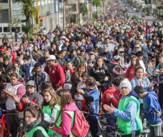 Mar del Plata volvió a pedalear: miles de personas participan de la 66° Caravana de la Primavera